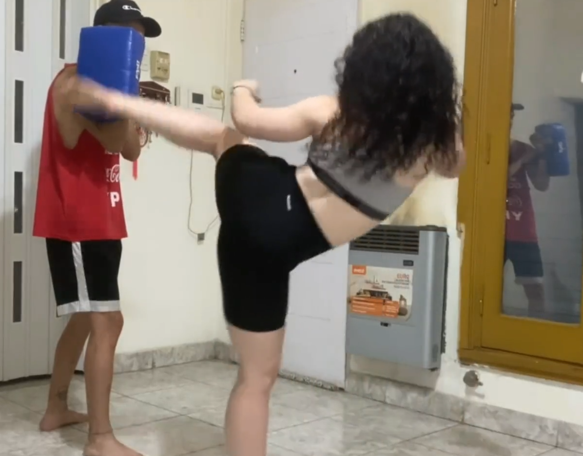 Booty White en una sesion de entrenamiento
